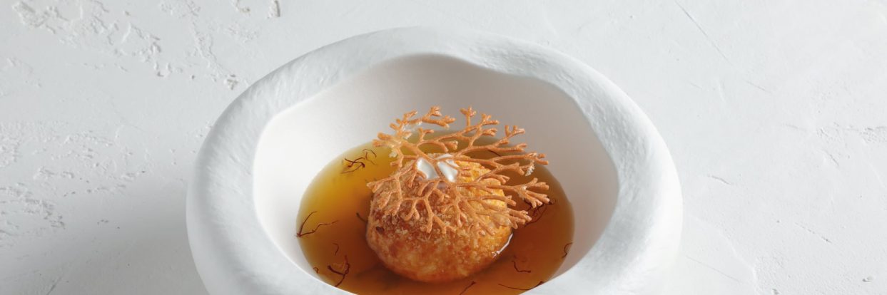 Arancini Μιλανέζε με tuile σε Ζωμό Σαφράν