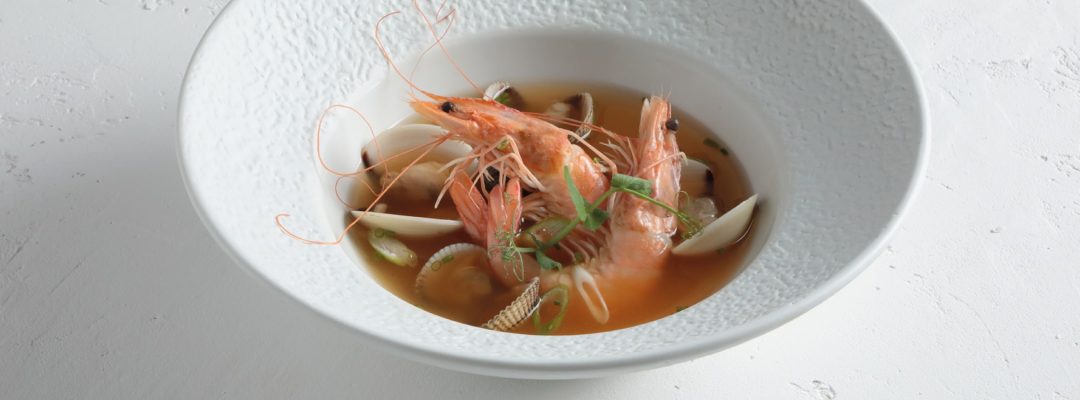 Ζωμός Οστρακοειδών με Γαρίδες, Κυδώνια & Κριθαράκι