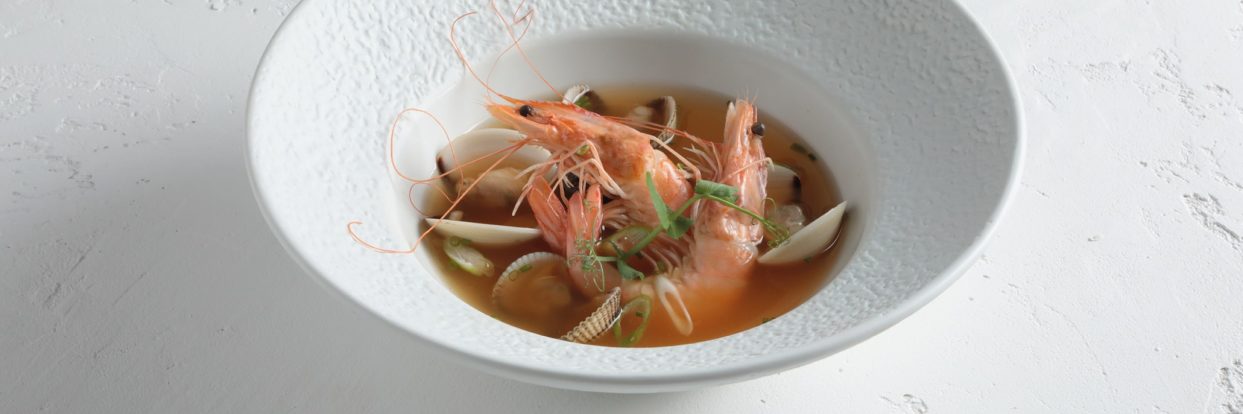 Ζωμός Οστρακοειδών με Γαρίδες, Κυδώνια & Κριθαράκι