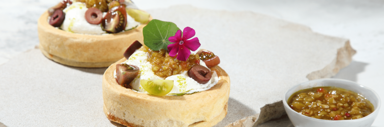 Αλμυρή τάρτα με Chutney Ελιάς