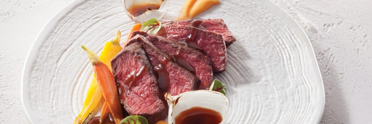 Φιλέτο μόσχου με πουρέ καρότου και σάλτσα καφέ