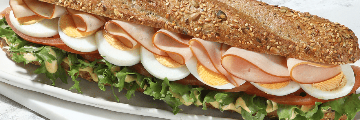 Φορναρίνα με καπνιστή γαλοπούλα oriental sandwich cream