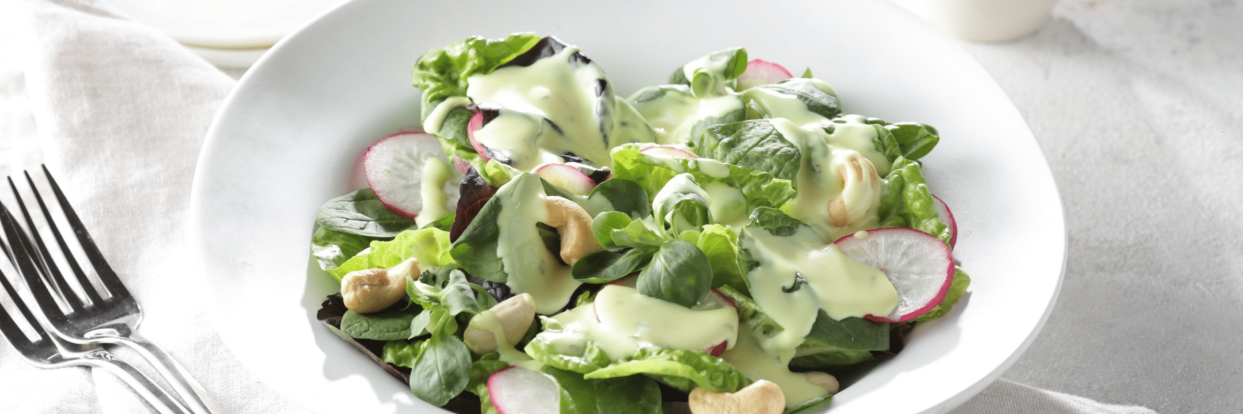 Φρέσκα φύλλα mix μαρούλι με Caesars Cream