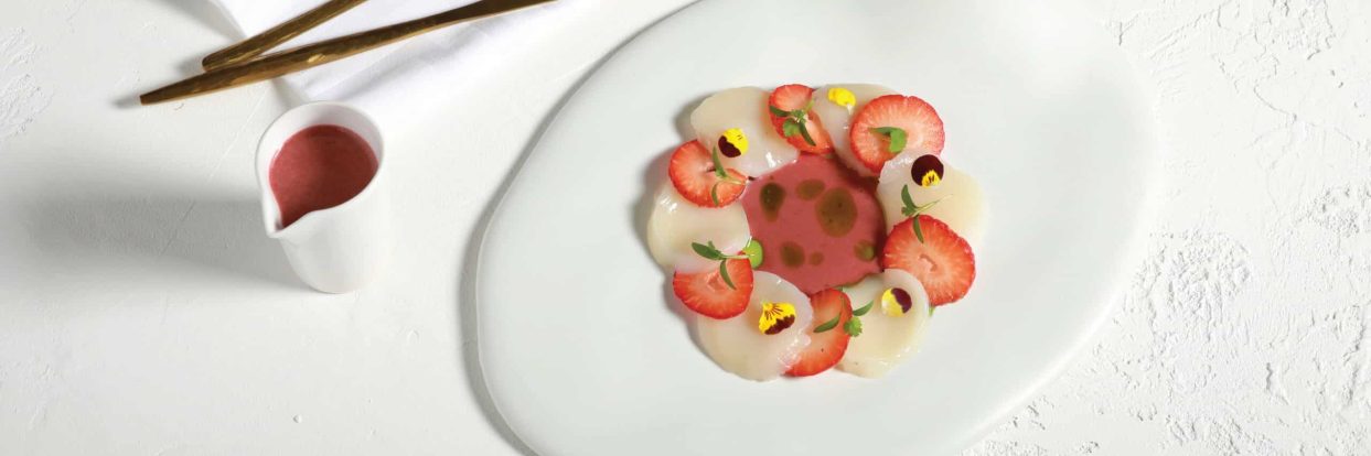 Χτένια με φράουλες και Dressing Red Twist